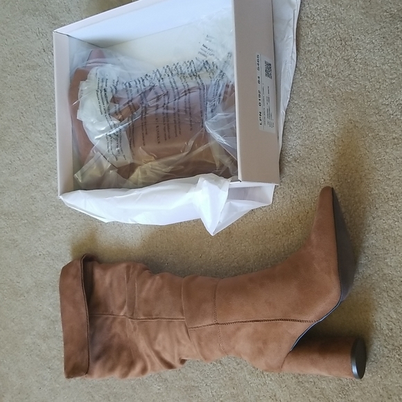 New In Box Slouchy Block Heeled Boots - Picture 5 of 9
